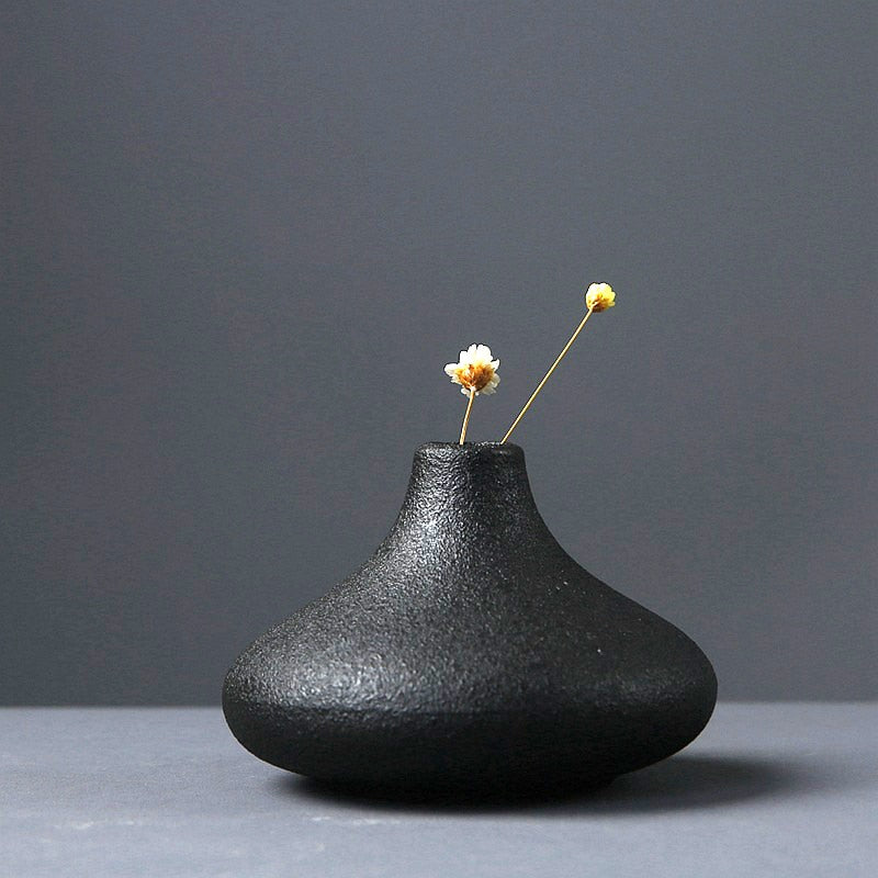 Black Ceramic Small Vase Home Decoration Crafts Tabletop Ornament Simplicity Japanese-style Decoration